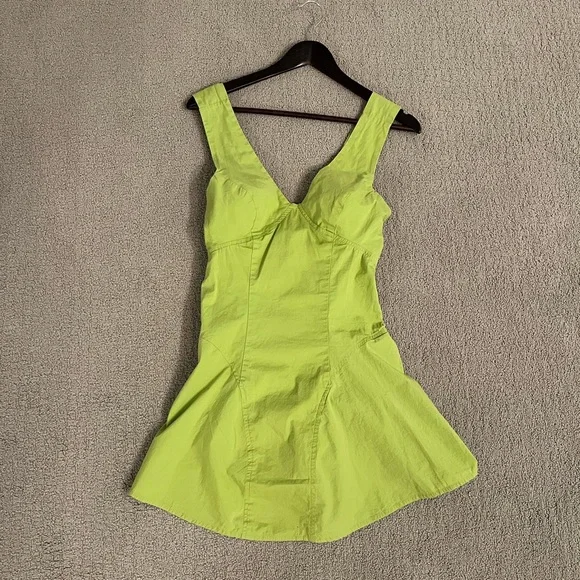 🩷 Free People Lime Green Mini Dress Size XS Open Back Summer Cute Sexy Youthful - Picture 2 of 7